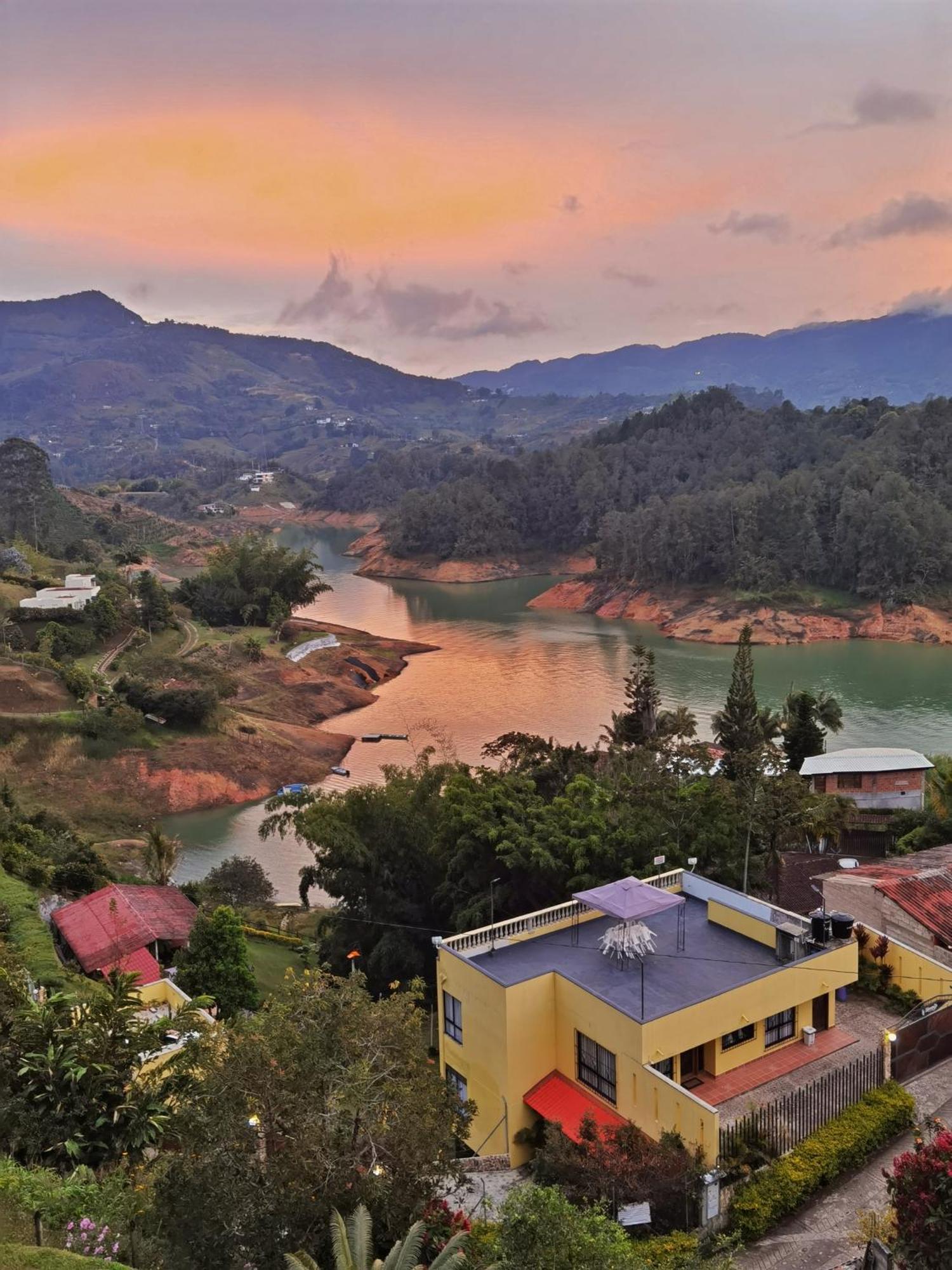 Hermosa casa de campo en GUATAPÉ Extérieur photo